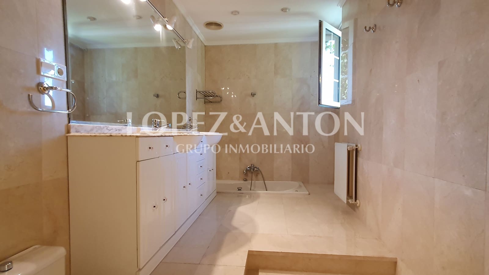 5 bedroom Villa for sale in L'Eliana with pool garage - € 995,000 (Ref: 8054594)