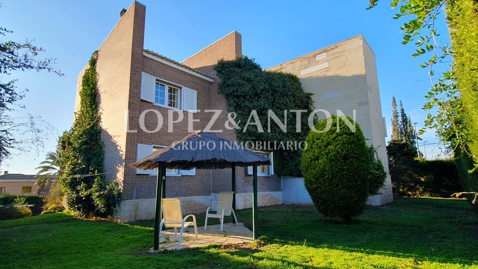 5 bedroom Villa for sale in L'Eliana with pool garage - € 995,000 (Ref: 8054594)