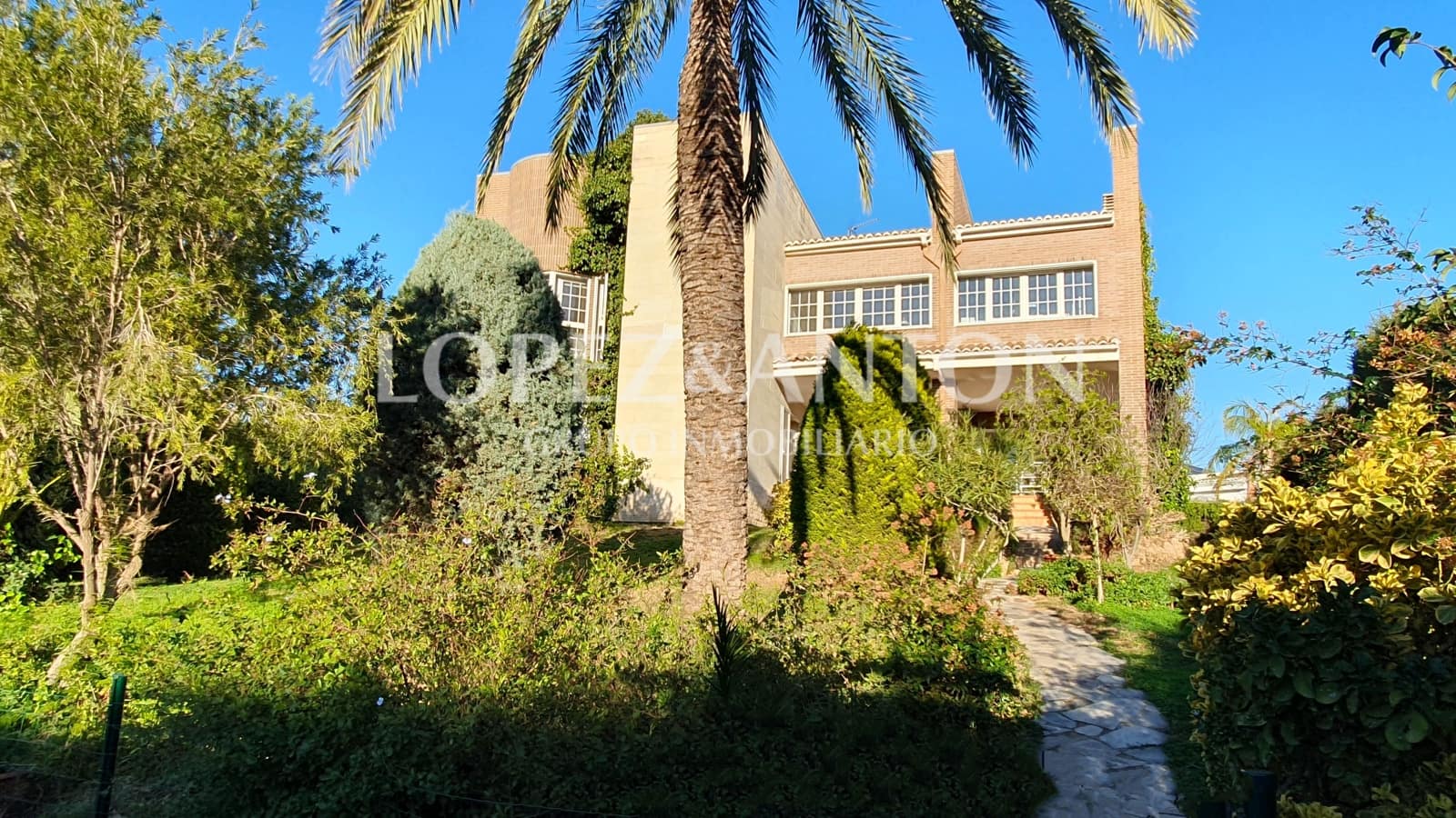 5 bedroom Villa for sale in L'Eliana with pool garage - € 995,000 (Ref: 8054594)