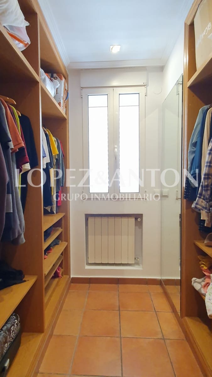 8 soverom Villa til salgs i L'Eliana med svømmebasseng garasje - € 830 000 (Ref: 8316584)