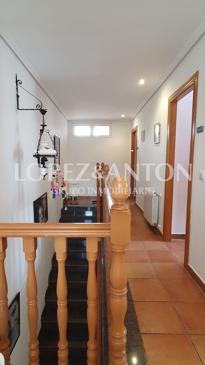 8 soverom Villa til salgs i L'Eliana med svømmebasseng garasje - € 830 000 (Ref: 8316584)