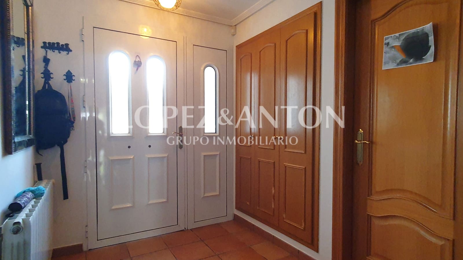 8 soverom Villa til salgs i L'Eliana med svømmebasseng garasje - € 830 000 (Ref: 8316584)