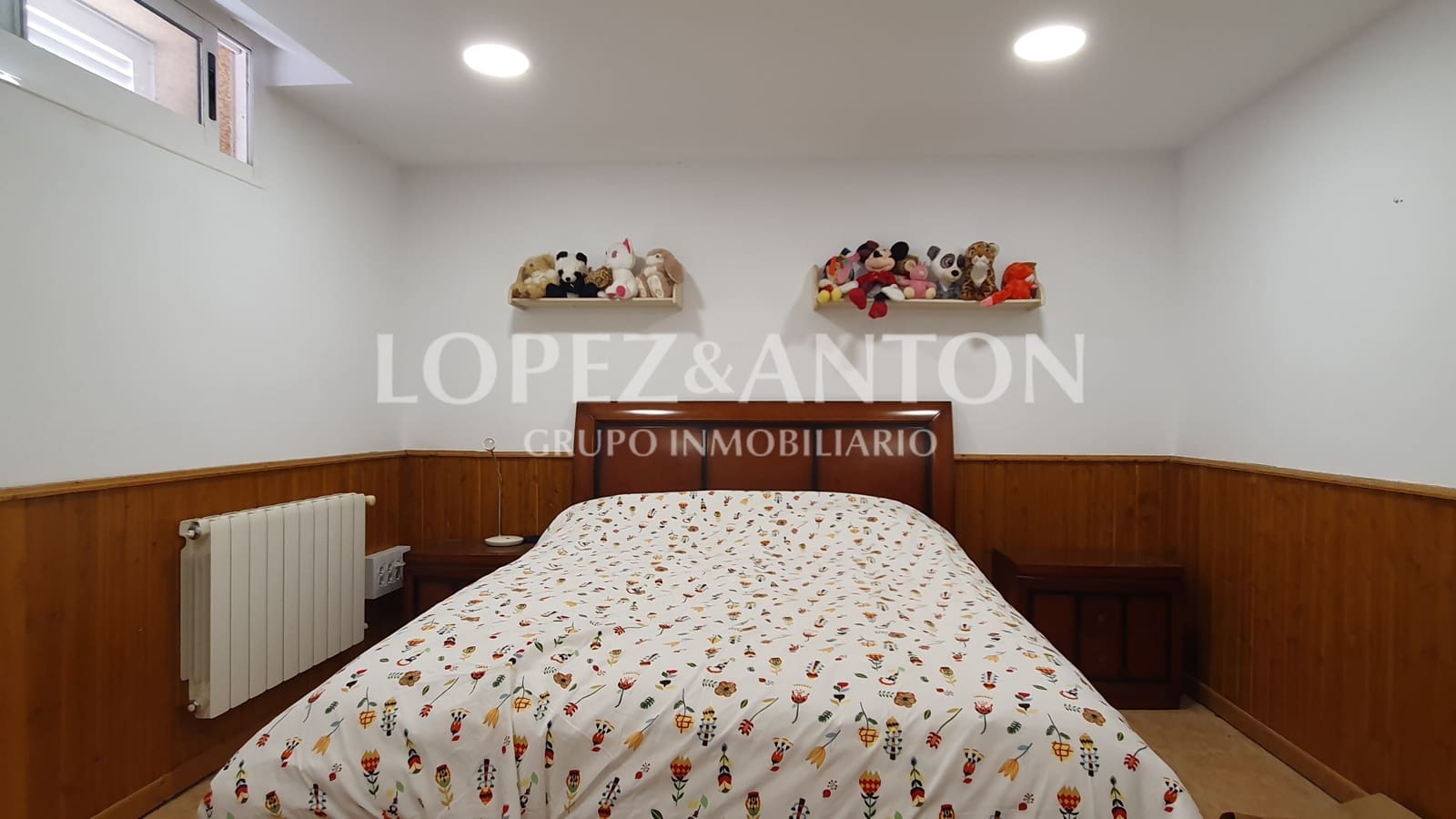 8 soverom Villa til salgs i L'Eliana med svømmebasseng garasje - € 830 000 (Ref: 8316584)