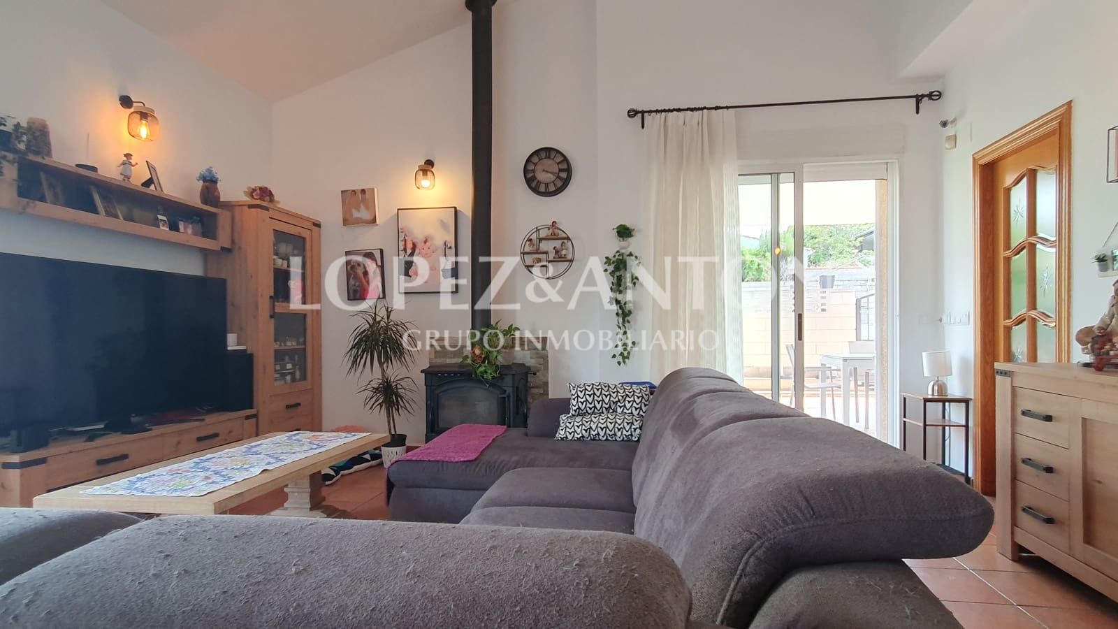 8 soverom Villa til salgs i L'Eliana med svømmebasseng garasje - € 830 000 (Ref: 8316584)