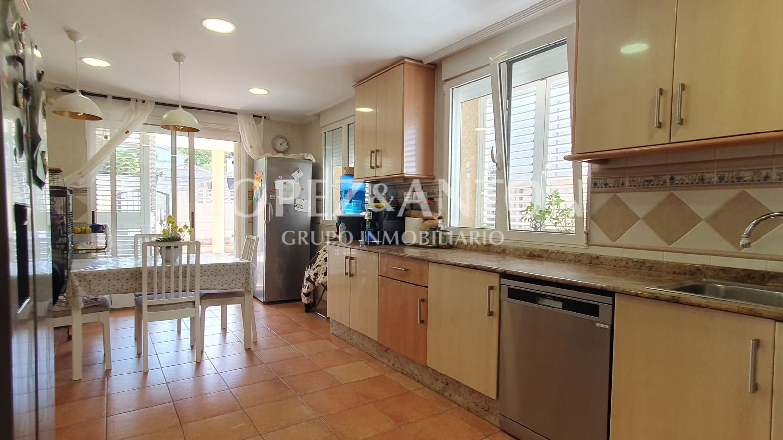 8 soverom Villa til salgs i L'Eliana med svømmebasseng garasje - € 830 000 (Ref: 8316584)