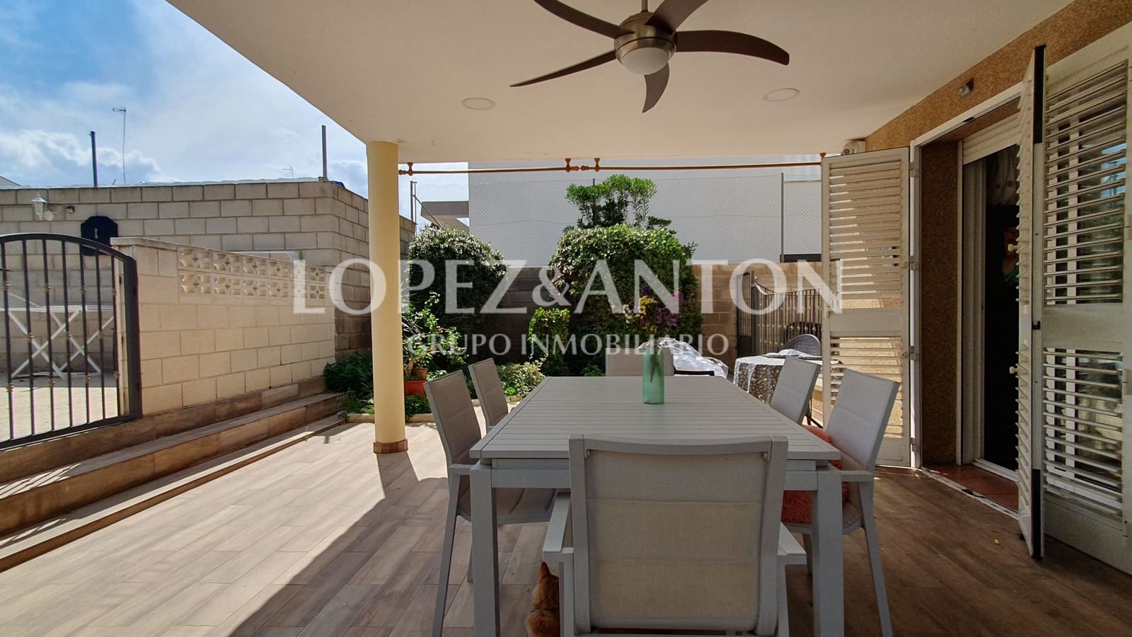 8 soverom Villa til salgs i L'Eliana med svømmebasseng garasje - € 830 000 (Ref: 8316584)