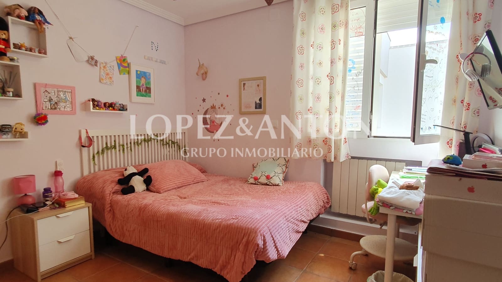 8 soverom Villa til salgs i L'Eliana med svømmebasseng garasje - € 830 000 (Ref: 8316584)