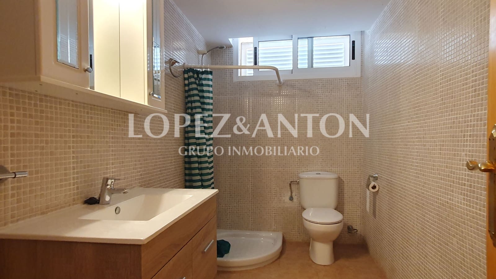 8 soverom Villa til salgs i L'Eliana med svømmebasseng garasje - € 830 000 (Ref: 8316584)