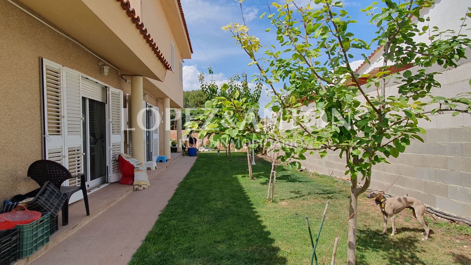 8 soverom Villa til salgs i L'Eliana med svømmebasseng garasje - € 830 000 (Ref: 8316584)