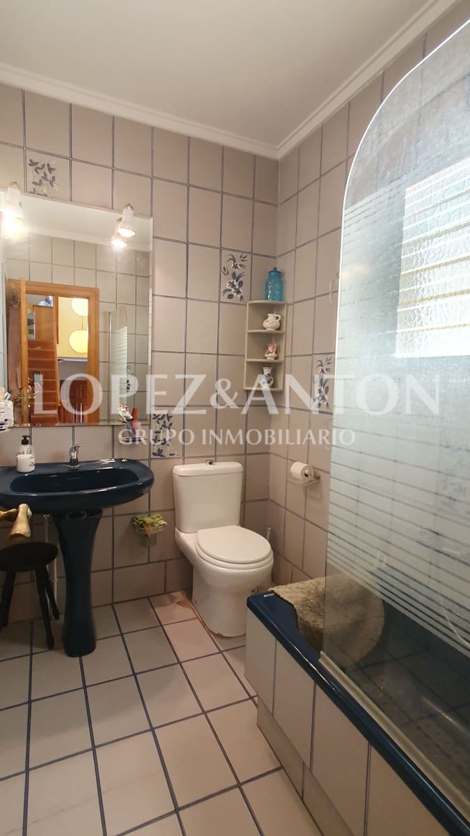 4 soveværelse Villa til salg i L'Eliana med swimmingpool garage - € 590.000 (Ref: 8537952)