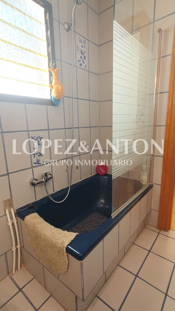 4 soveværelse Villa til salg i L'Eliana med swimmingpool garage - € 590.000 (Ref: 8537952)