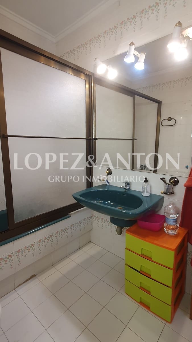 4 soveværelse Villa til salg i L'Eliana med swimmingpool garage - € 590.000 (Ref: 8537952)