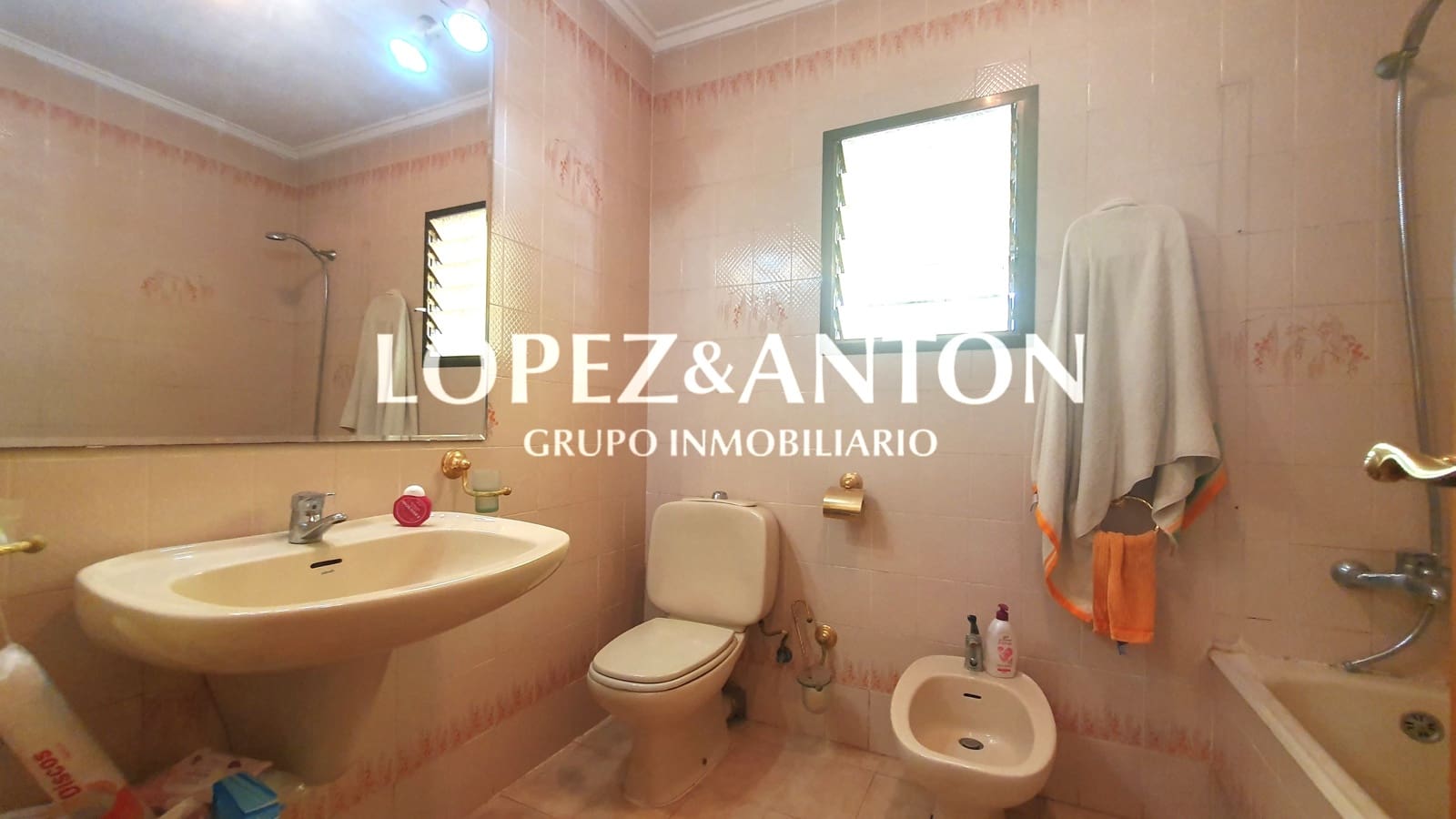 4 soveværelse Villa til salg i L'Eliana med swimmingpool garage - € 590.000 (Ref: 8537952)