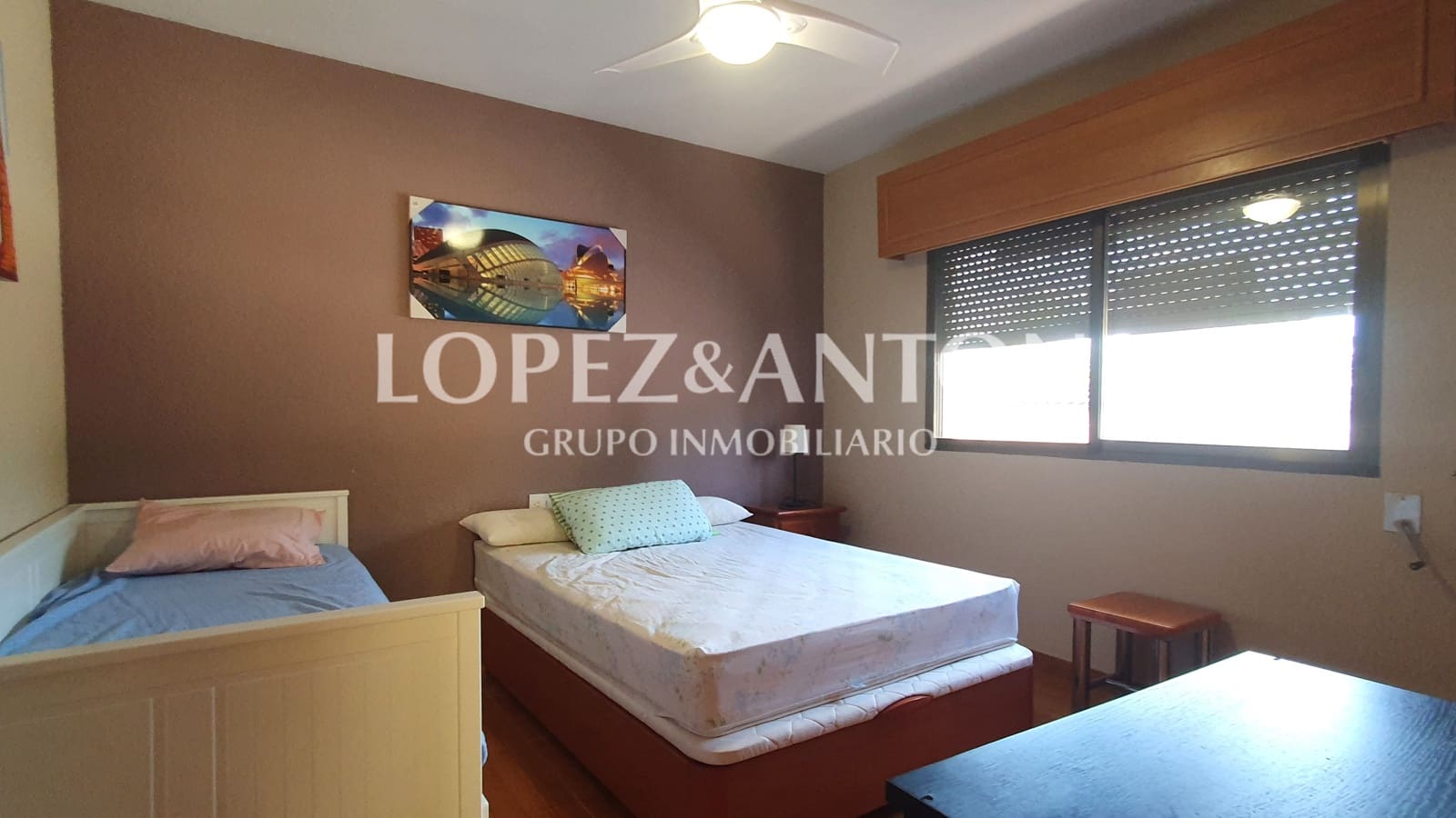 4 soveværelse Villa til salg i L'Eliana med swimmingpool garage - € 590.000 (Ref: 8537952)