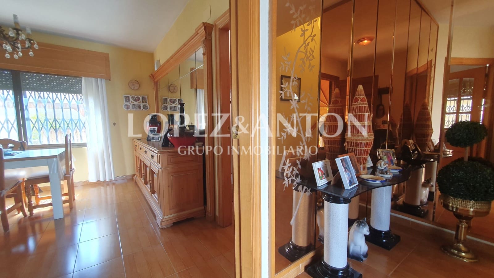 4 soveværelse Villa til salg i L'Eliana med swimmingpool garage - € 590.000 (Ref: 8537952)