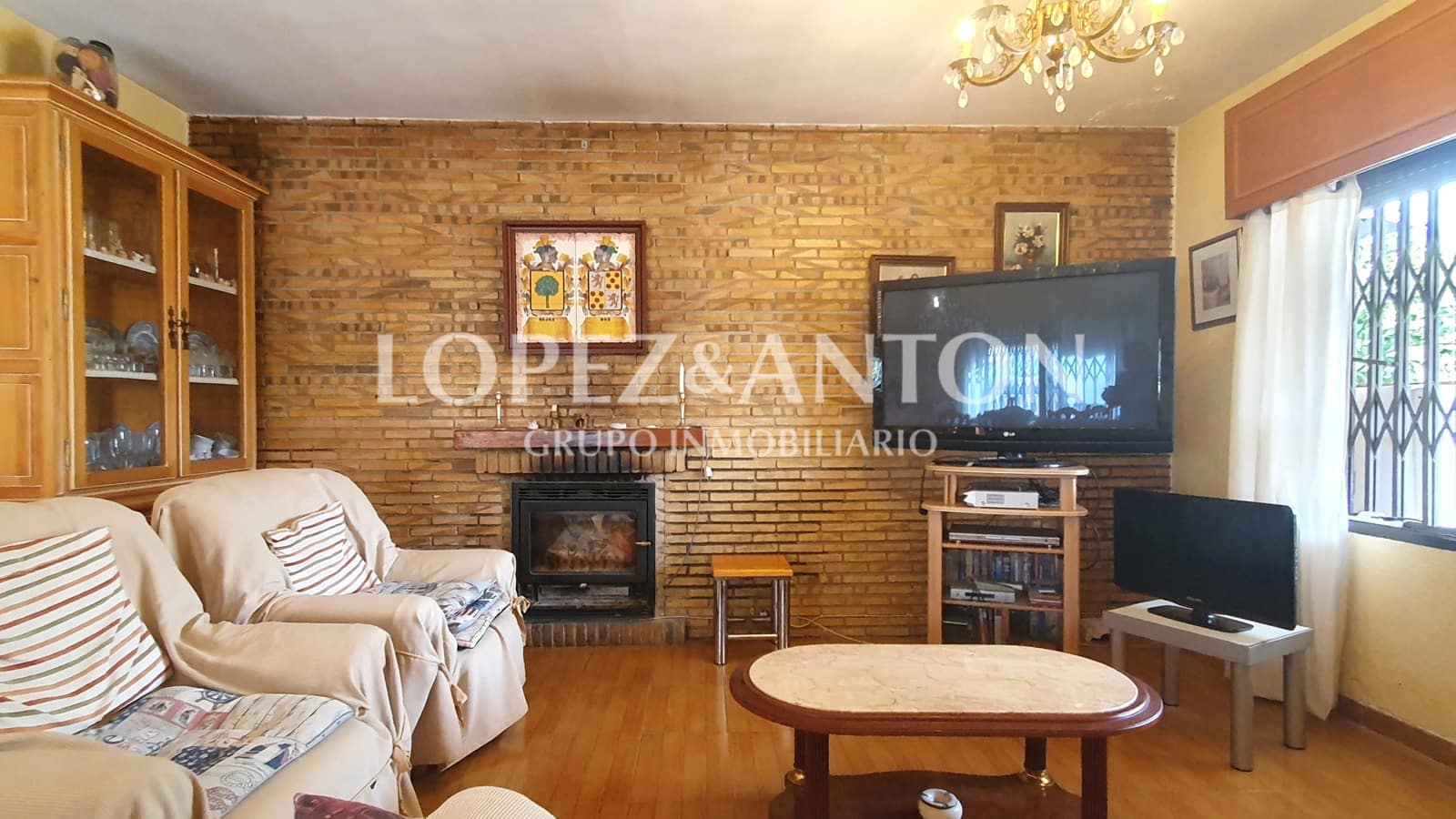 4 soveværelse Villa til salg i L'Eliana med swimmingpool garage - € 590.000 (Ref: 8537952)