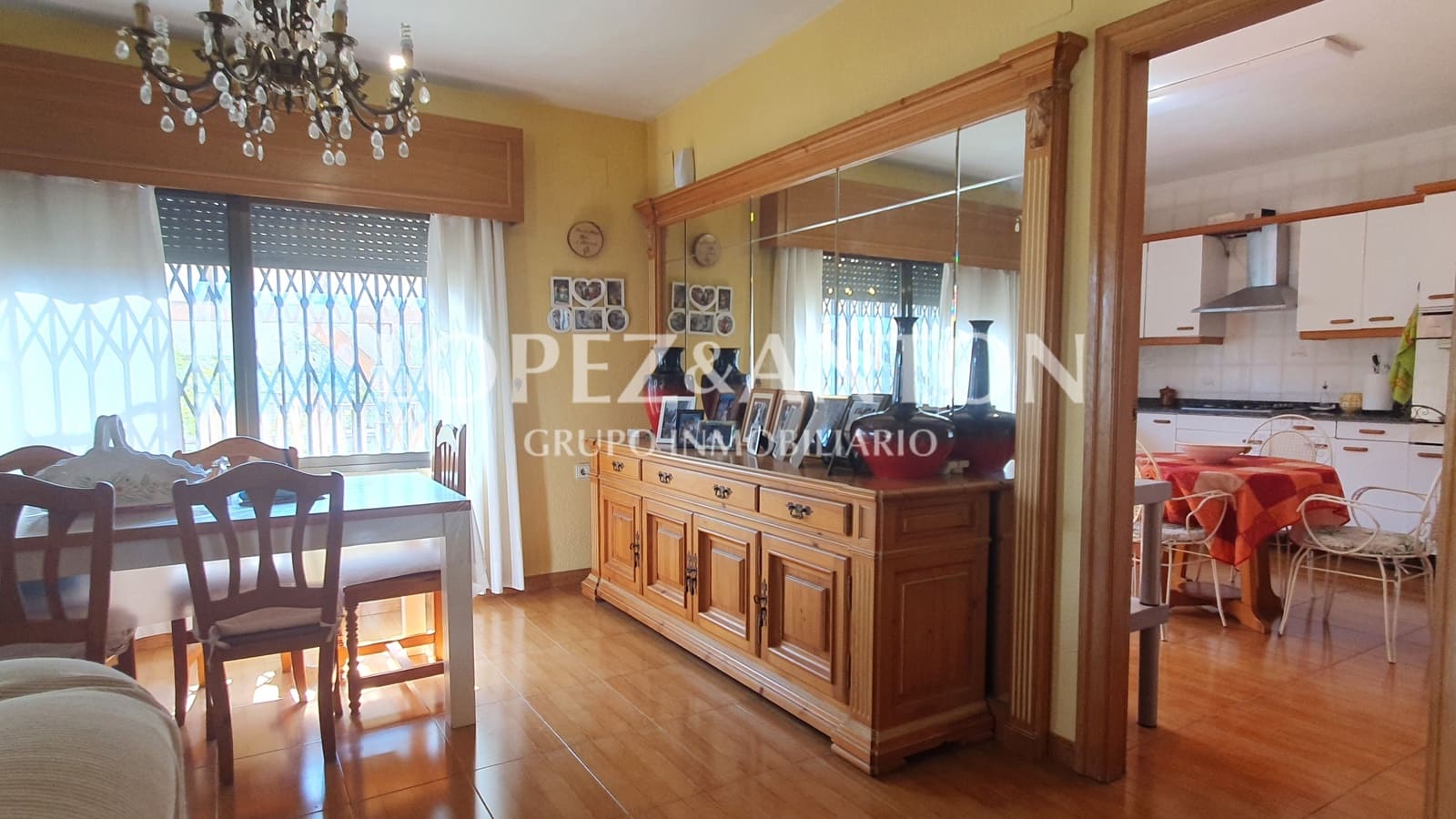 4 soveværelse Villa til salg i L'Eliana med swimmingpool garage - € 590.000 (Ref: 8537952)