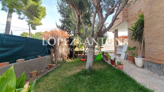 4 soverom Villa til salgs i L'Eliana med svømmebasseng garasje - € 590 000 (Ref: 8537952)