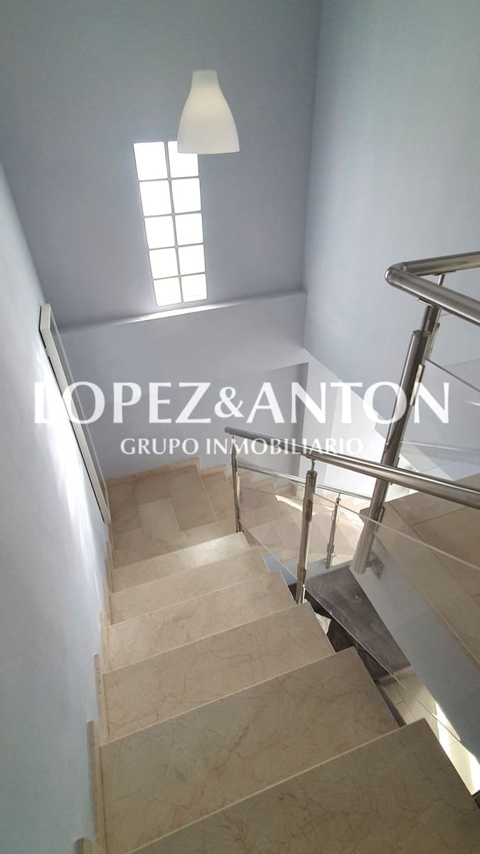 7 soveværelse Villa til salg i L'Eliana med swimmingpool garage - € 480.000 (Ref: 8537953)