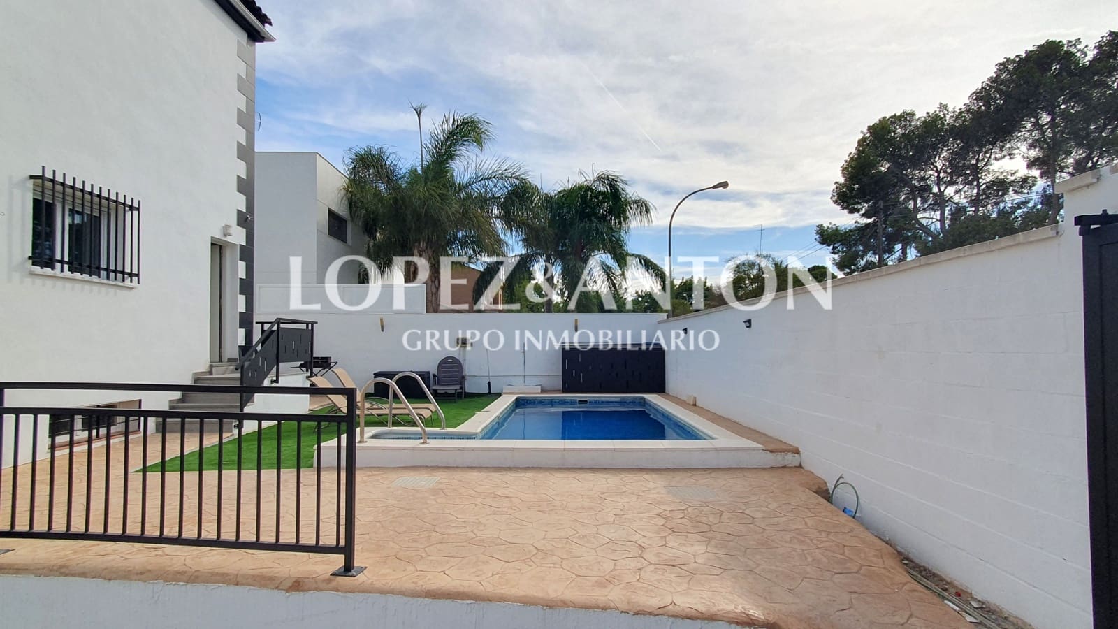 7 soveværelse Villa til salg i L'Eliana med swimmingpool garage - € 480.000 (Ref: 8537953)