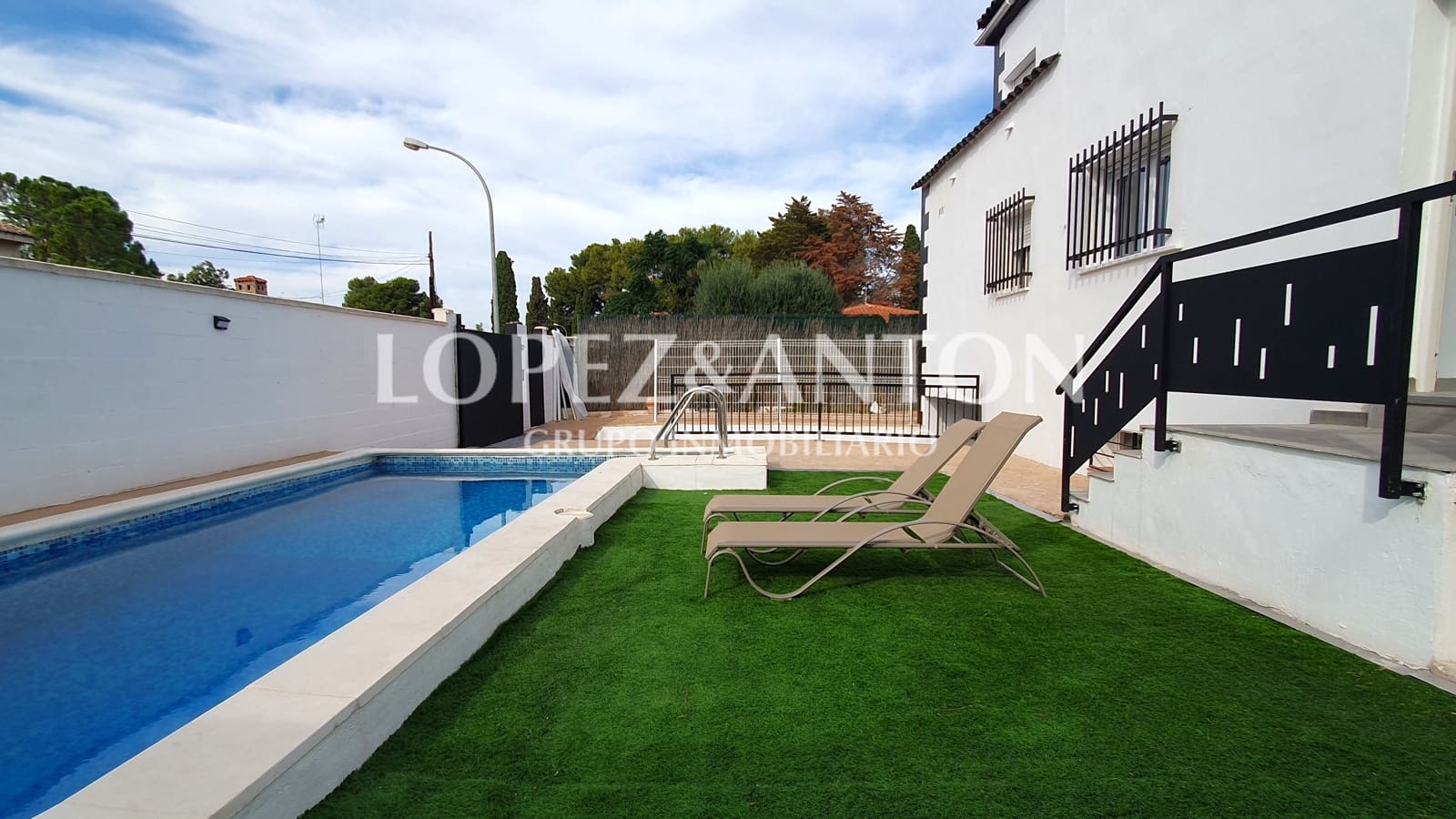 7 soveværelse Villa til salg i L'Eliana med swimmingpool garage - € 480.000 (Ref: 8537953)