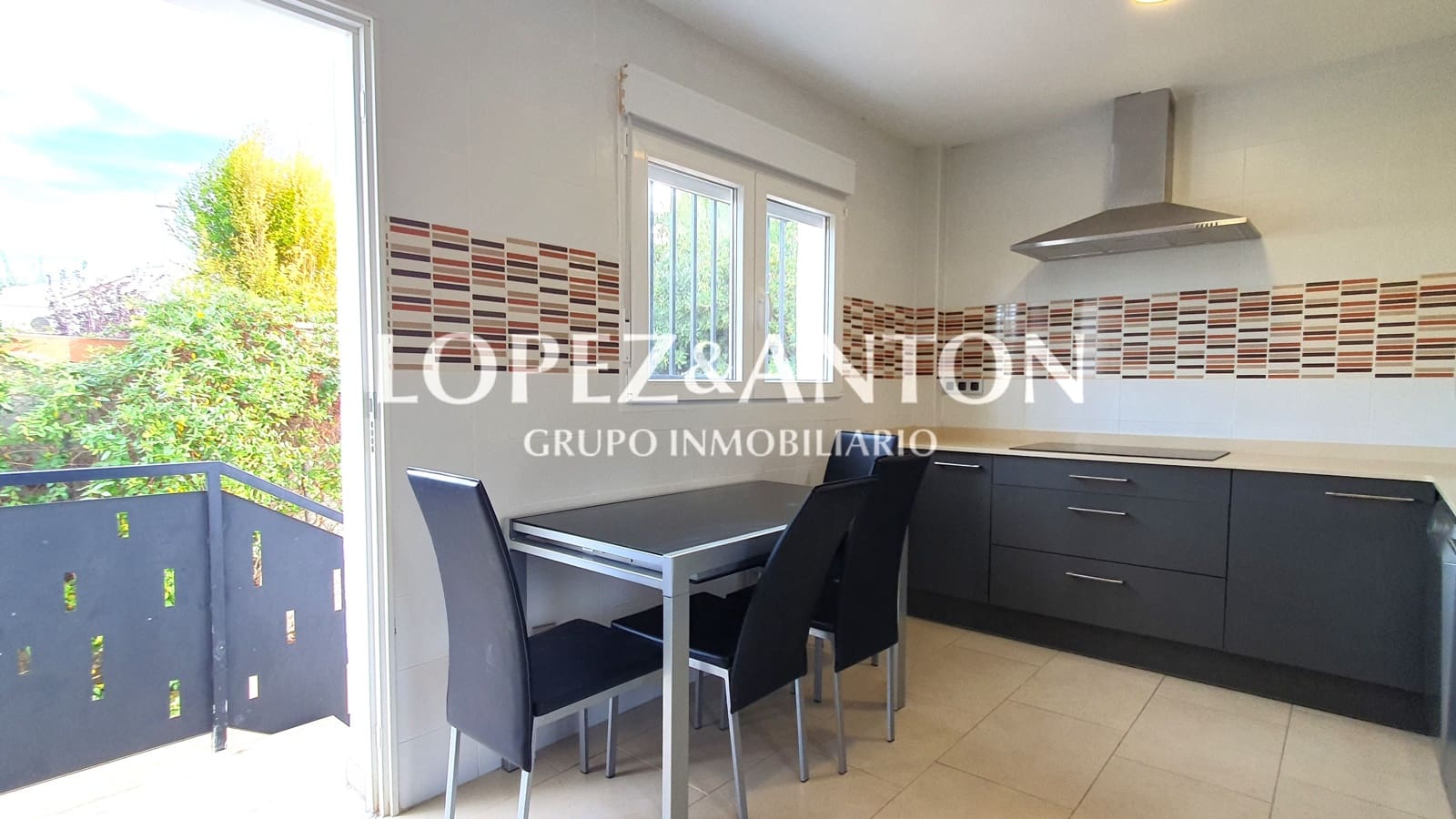 7 soveværelse Villa til salg i L'Eliana med swimmingpool garage - € 480.000 (Ref: 8537953)