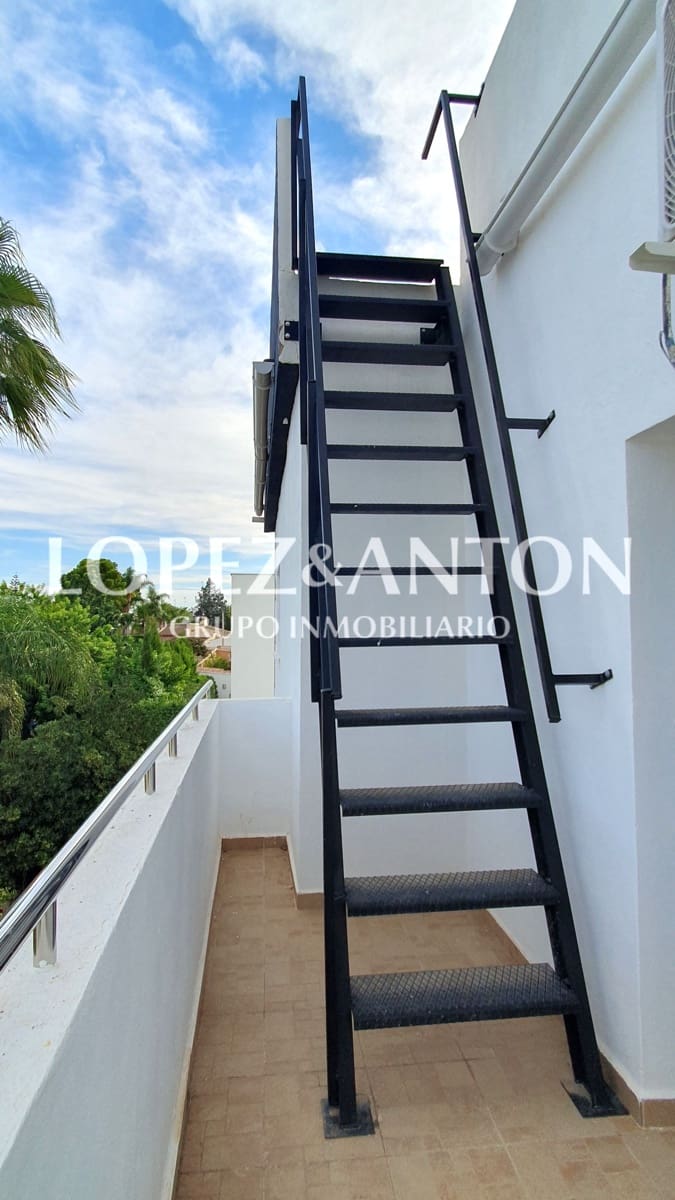 7 soveværelse Villa til salg i L'Eliana med swimmingpool garage - € 480.000 (Ref: 8537953)