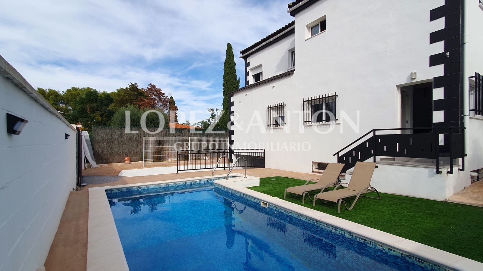 7 soveværelse Villa til salg i L'Eliana med swimmingpool garage - € 480.000 (Ref: 8537953)