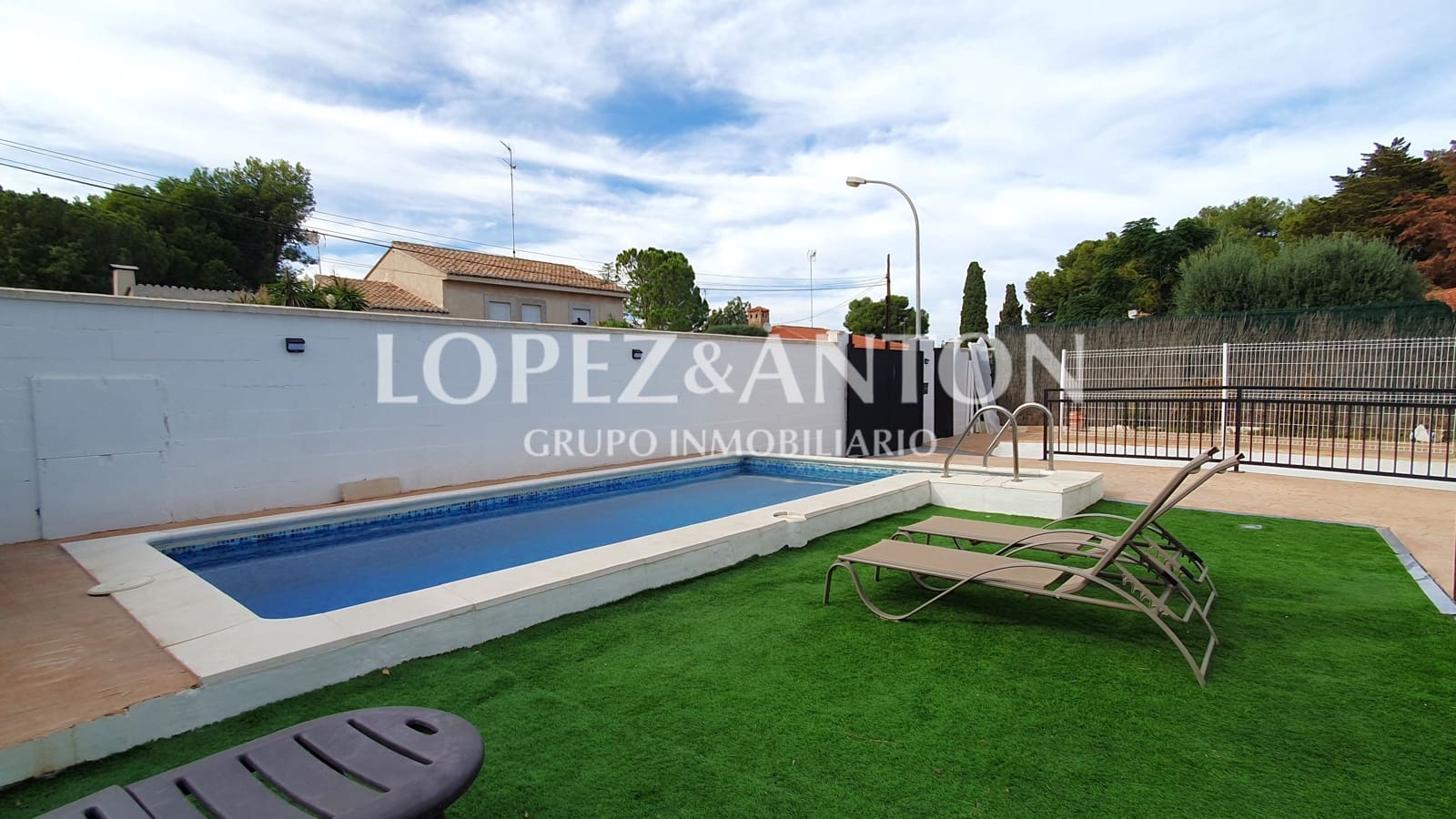 7 soveværelse Villa til salg i L'Eliana med swimmingpool garage - € 480.000 (Ref: 8537953)