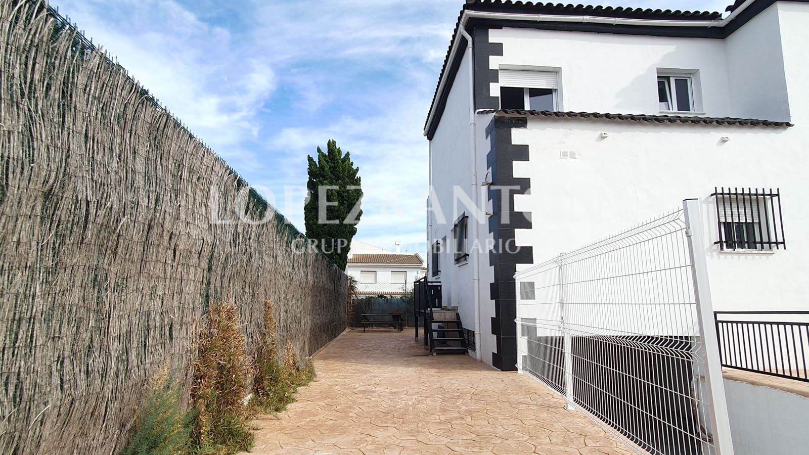 7 soveværelse Villa til salg i L'Eliana med swimmingpool garage - € 480.000 (Ref: 8537953)