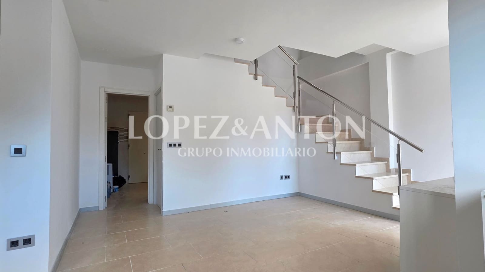 7 soveværelse Villa til salg i L'Eliana med swimmingpool garage - € 480.000 (Ref: 8537953)