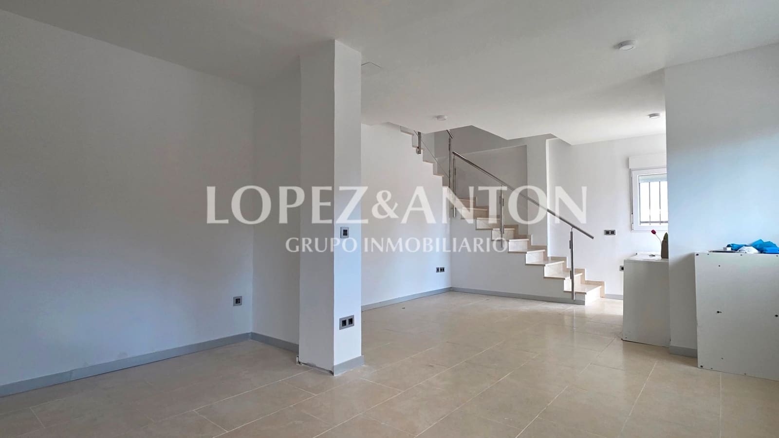 7 soveværelse Villa til salg i L'Eliana med swimmingpool garage - € 480.000 (Ref: 8537953)