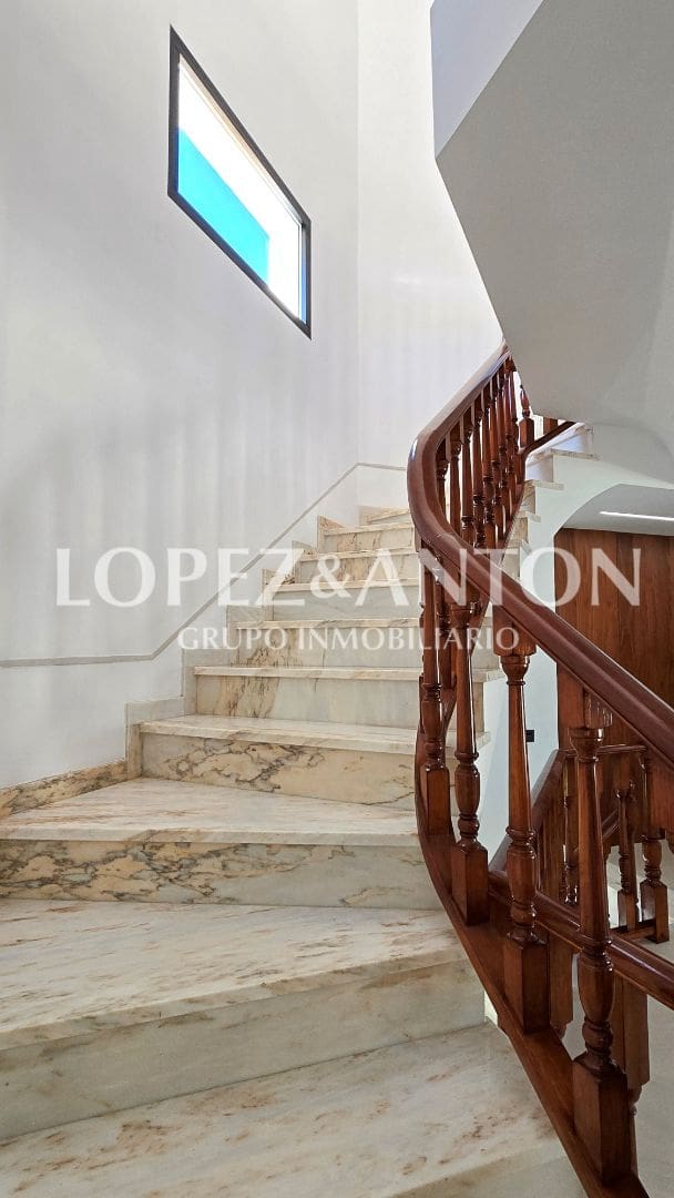 4 soverom Villa til salgs i L'Eliana med svømmebasseng garasje - € 1 200 000 (Ref: 8796366)