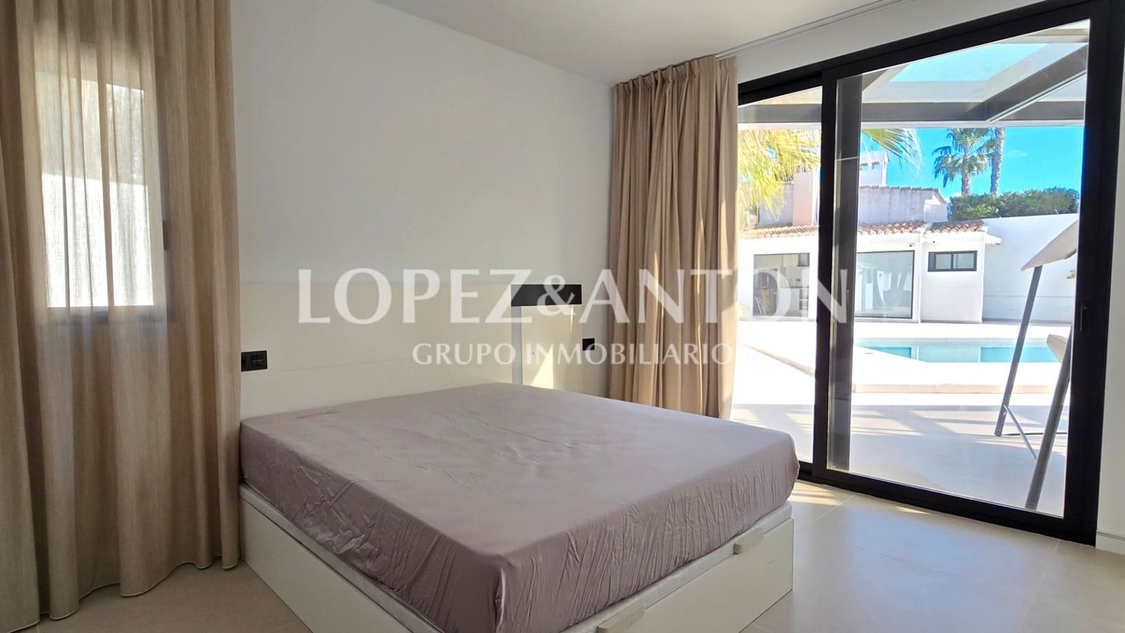 4 soverom Villa til salgs i L'Eliana med svømmebasseng garasje - € 1 200 000 (Ref: 8796366)