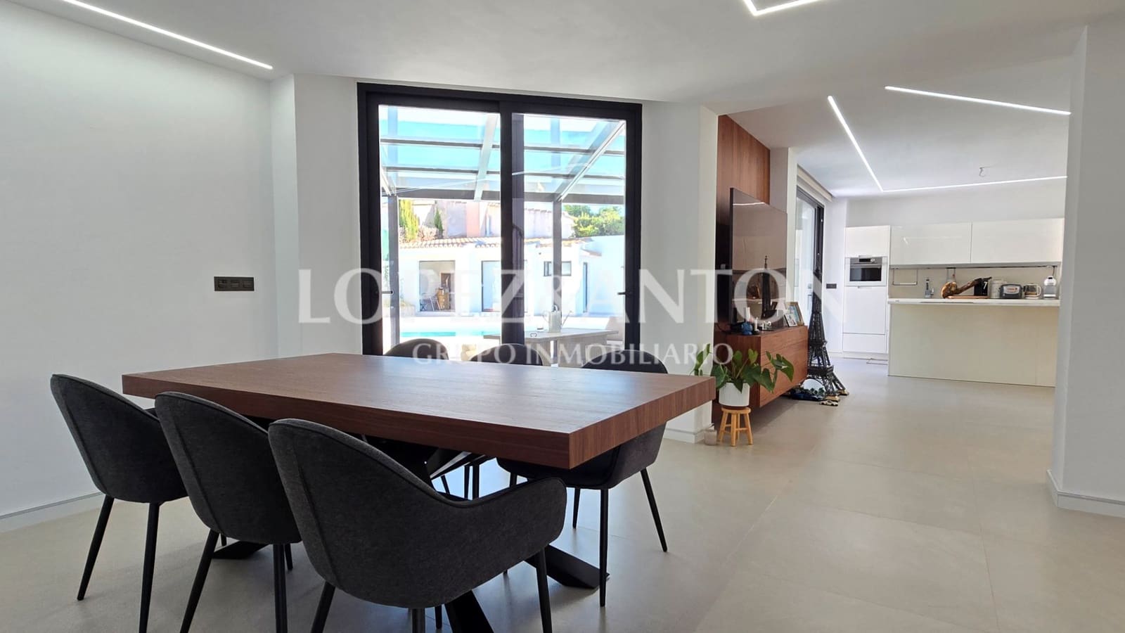 4 soverom Villa til salgs i L'Eliana med svømmebasseng garasje - € 1 200 000 (Ref: 8796366)