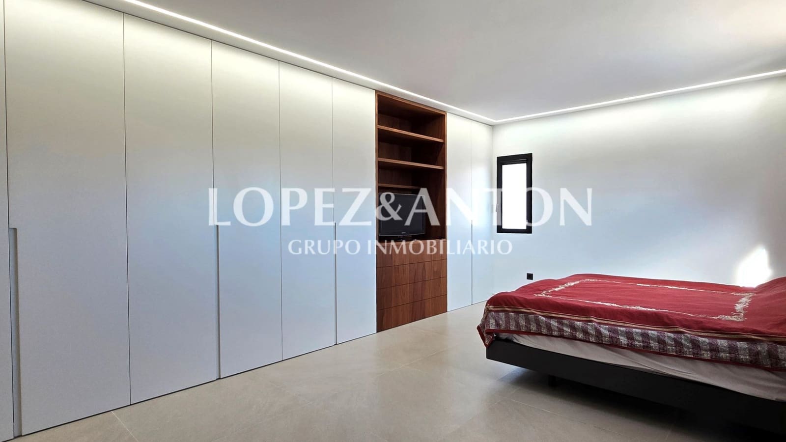 4 soverom Villa til salgs i L'Eliana med svømmebasseng garasje - € 1 200 000 (Ref: 8796366)