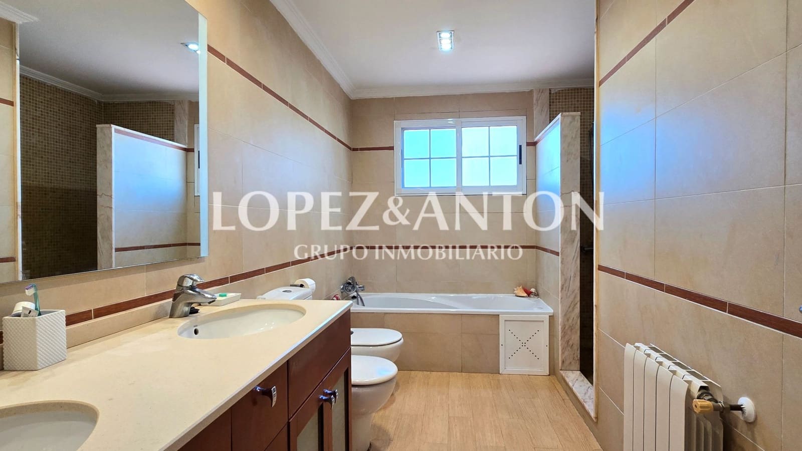 4 bedroom Villa for sale in L'Eliana with pool garage - € 675,000 (Ref: 8816774)