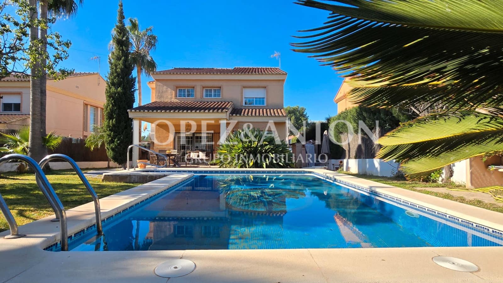 4 bedroom Villa for sale in L'Eliana with pool garage - € 675,000 (Ref: 8816774)