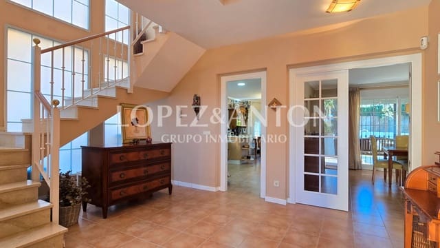 4 slaapkamer Villa te koop in L'Eliana met zwembad garage - € 675.000 (Ref: 8816774)