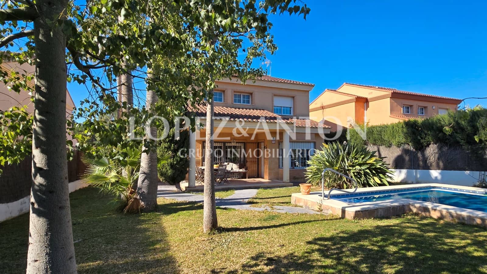 4 bedroom Villa for sale in L'Eliana with pool garage - € 675,000 (Ref: 8816774)
