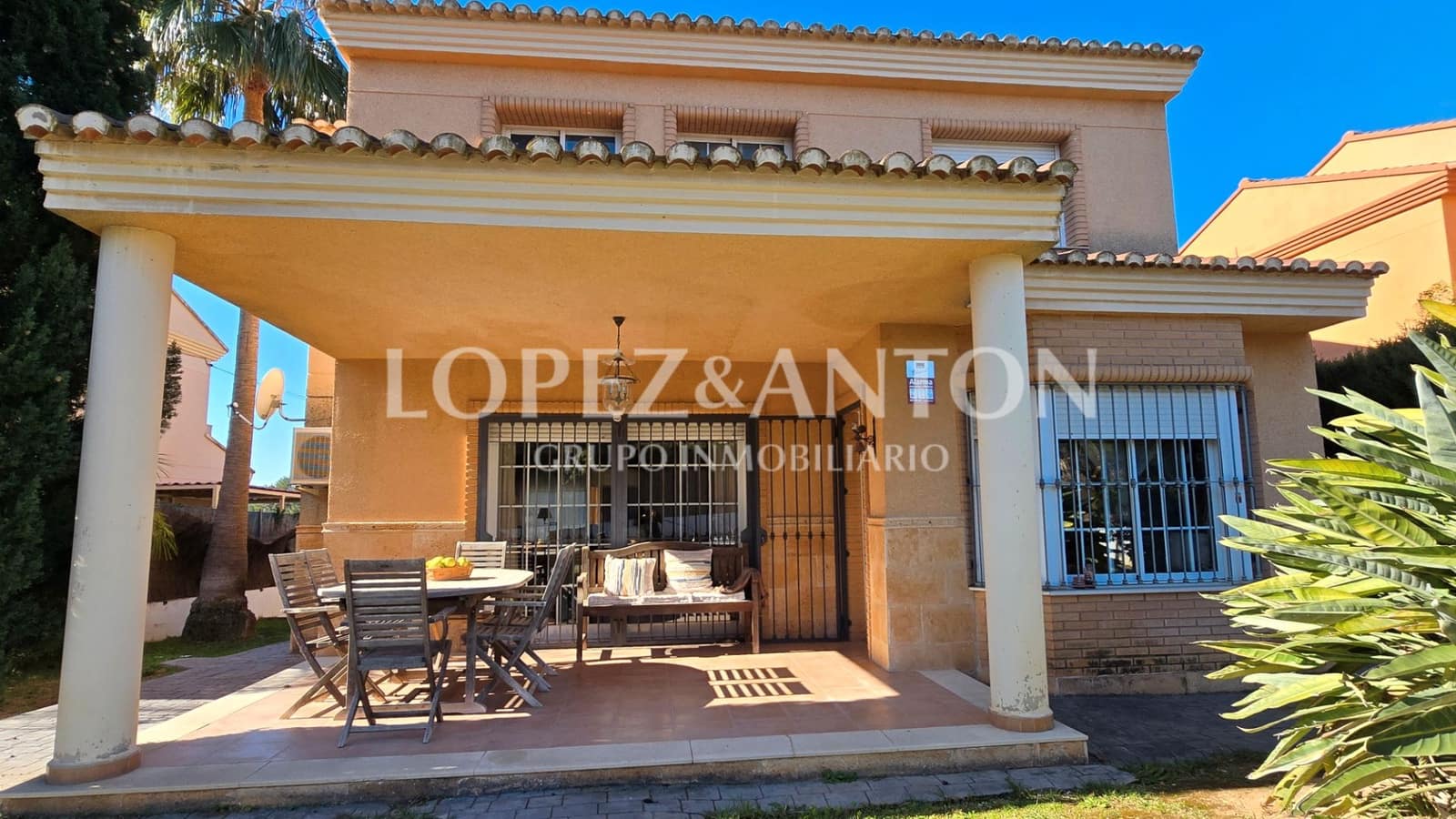 4 bedroom Villa for sale in L'Eliana with pool garage - € 675,000 (Ref: 8816774)