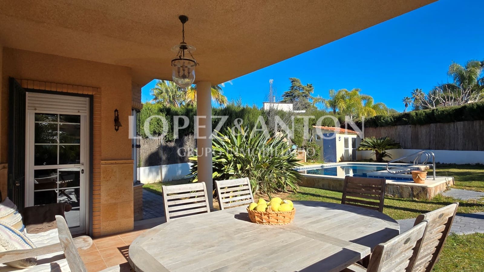 4 bedroom Villa for sale in L'Eliana with pool garage - € 675,000 (Ref: 8816774)