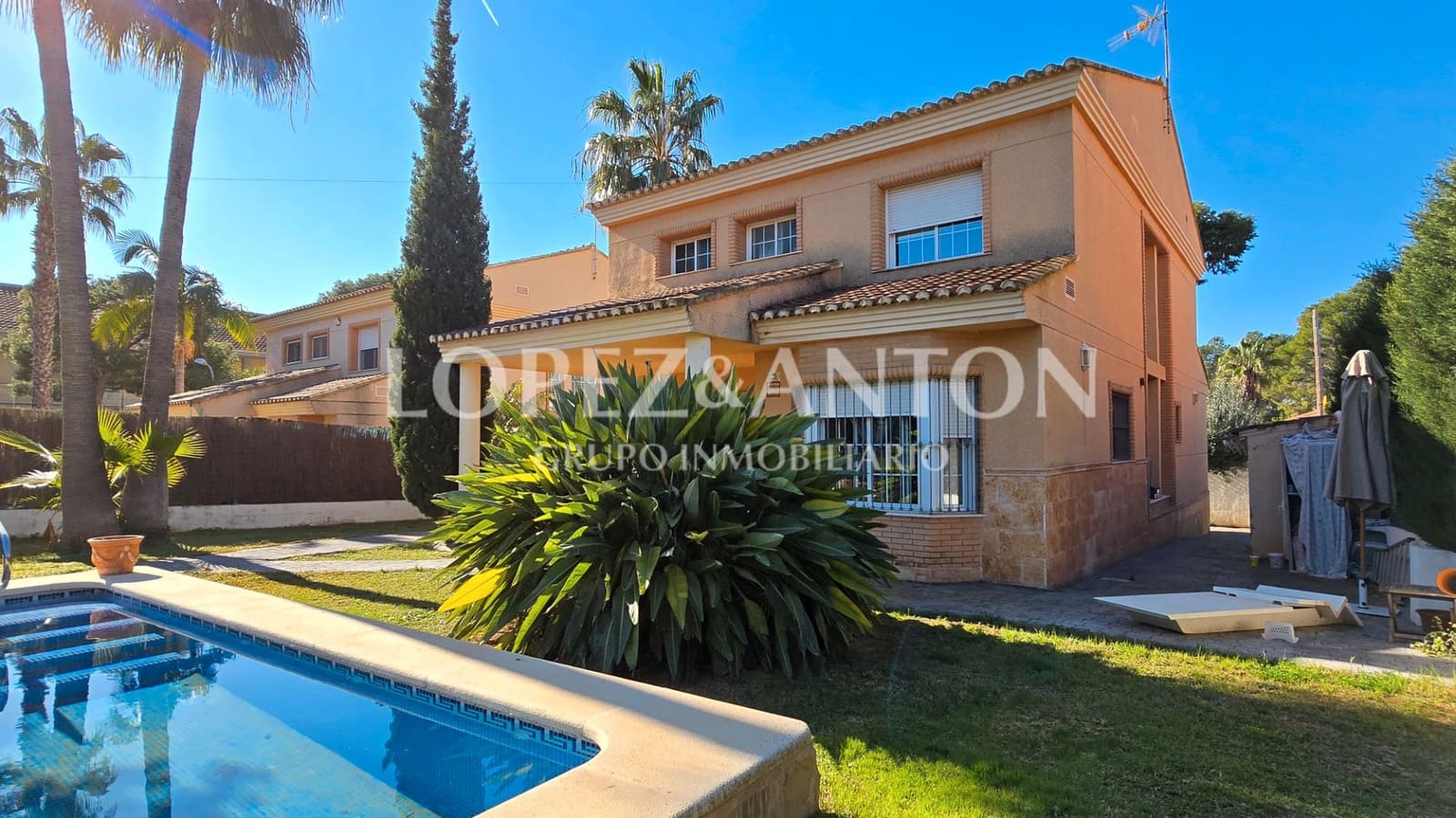 4 bedroom Villa for sale in L'Eliana with pool garage - € 675,000 (Ref: 8816774)