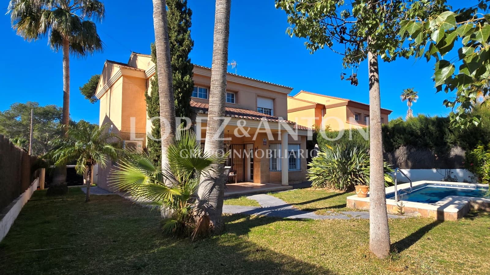 4 bedroom Villa for sale in L'Eliana with pool garage - € 675,000 (Ref: 8816774)