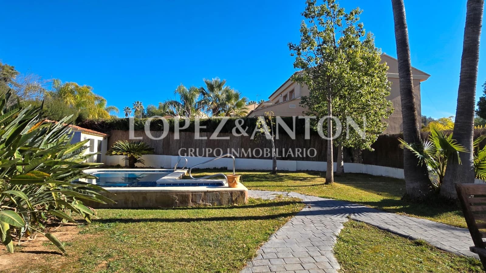 4 bedroom Villa for sale in L'Eliana with pool garage - € 675,000 (Ref: 8816774)