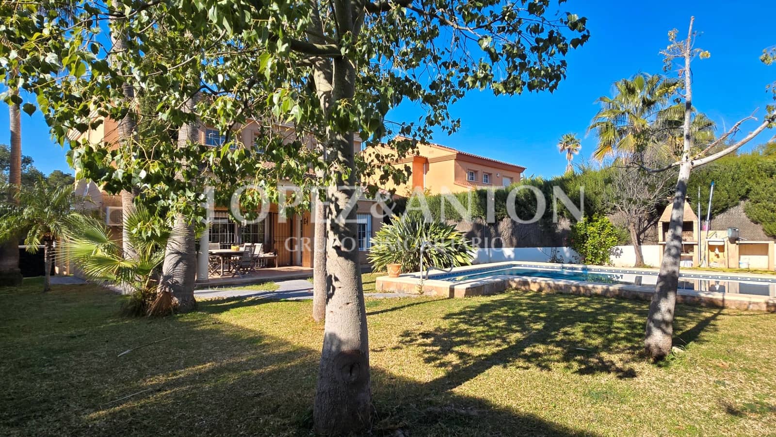 4 bedroom Villa for sale in L'Eliana with pool garage - € 675,000 (Ref: 8816774)