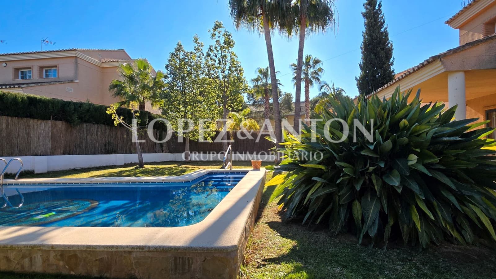 4 bedroom Villa for sale in L'Eliana with pool garage - € 675,000 (Ref: 8816774)