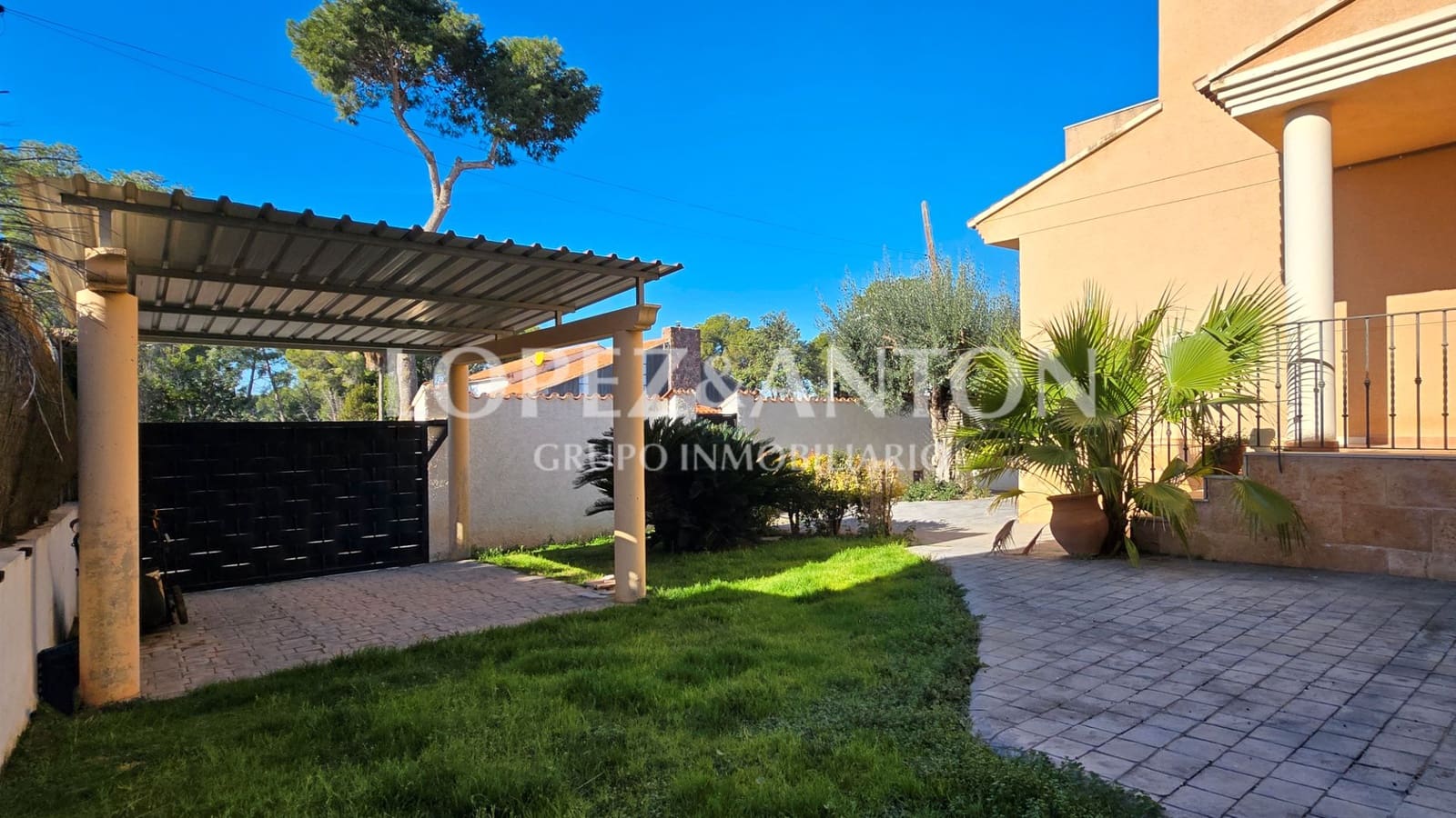 4 bedroom Villa for sale in L'Eliana with pool garage - € 675,000 (Ref: 8816774)