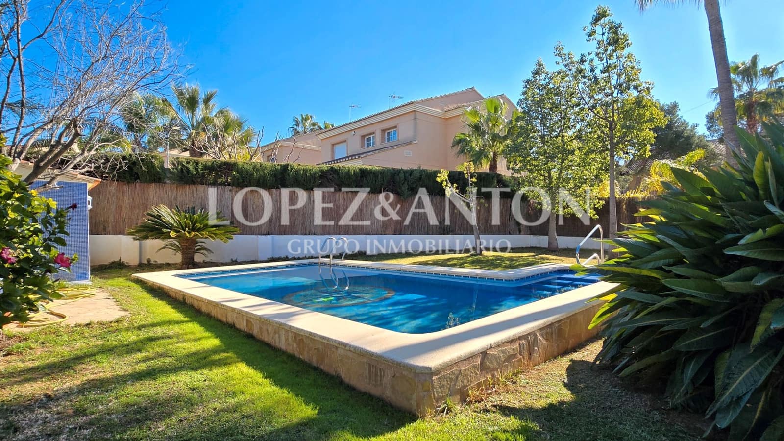 4 bedroom Villa for sale in L'Eliana with pool garage - € 675,000 (Ref: 8816774)