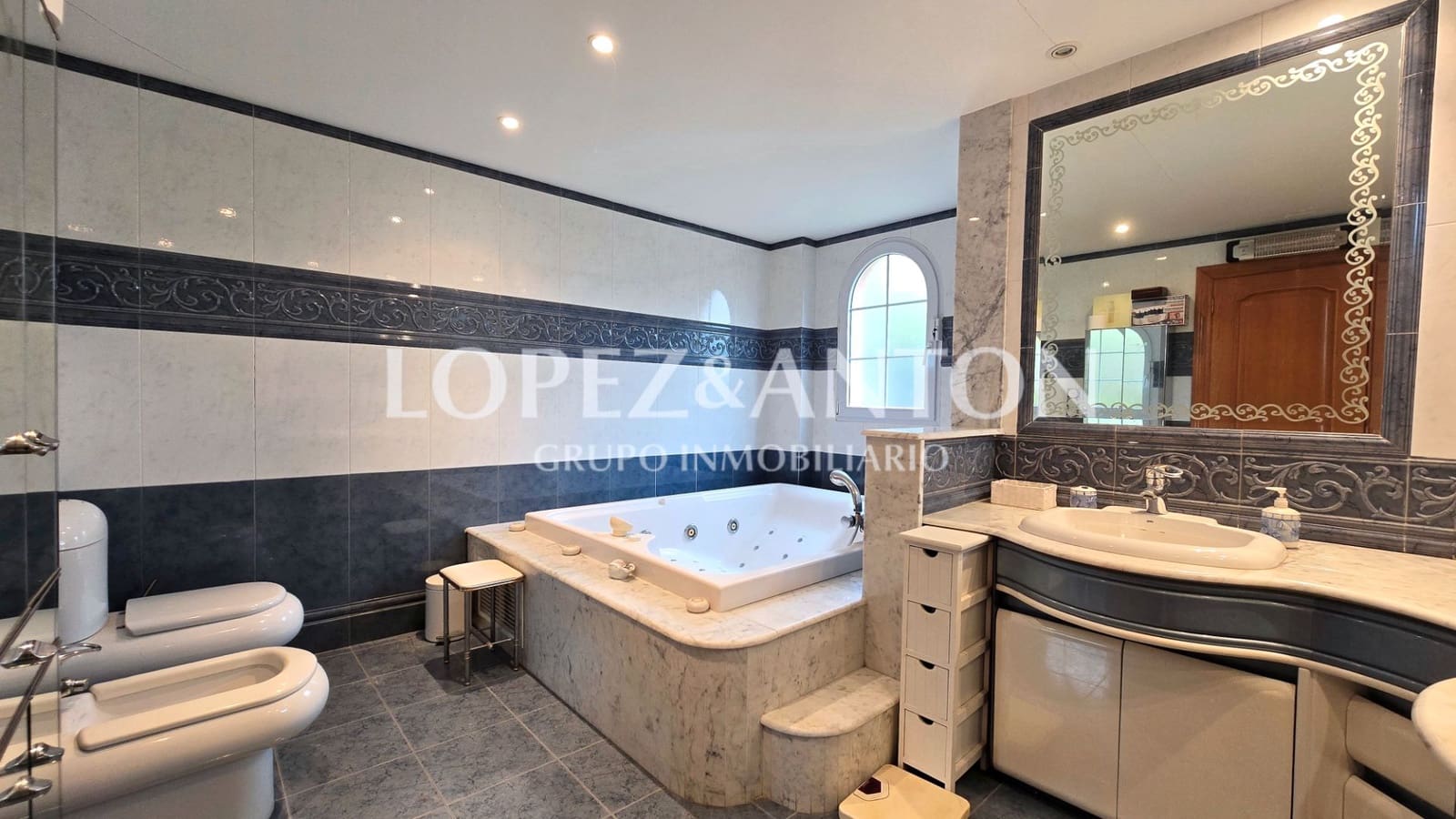 5 soveværelse Villa til salg i Benaguasil med swimmingpool garage - € 998.000 (Ref: 8881186)